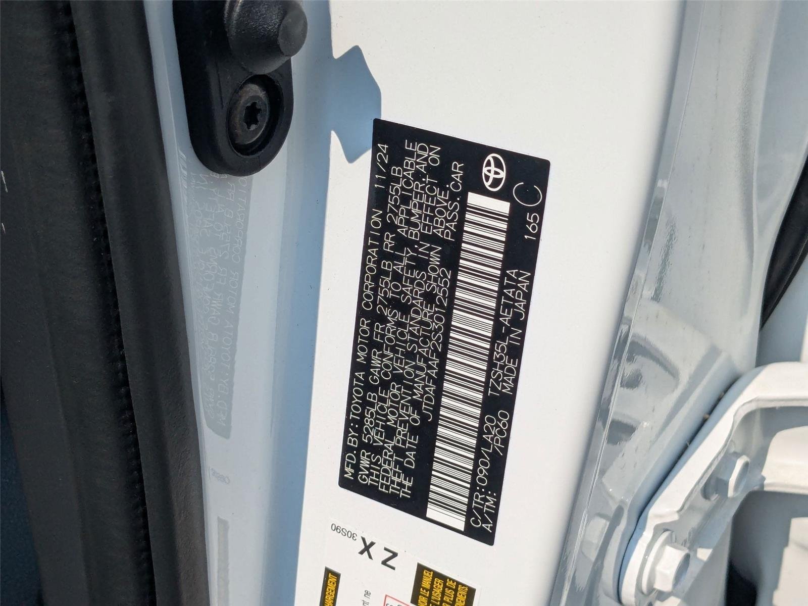 Used 2025 Oxygen White Toyota Platinum image 38