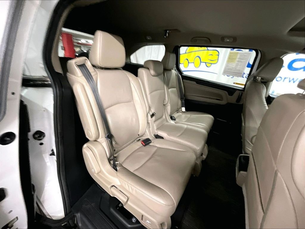 Used 2021 White Honda EX-L image 16