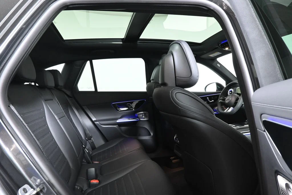 Used 2026  Mercedes-Benz GLC 300 image 19