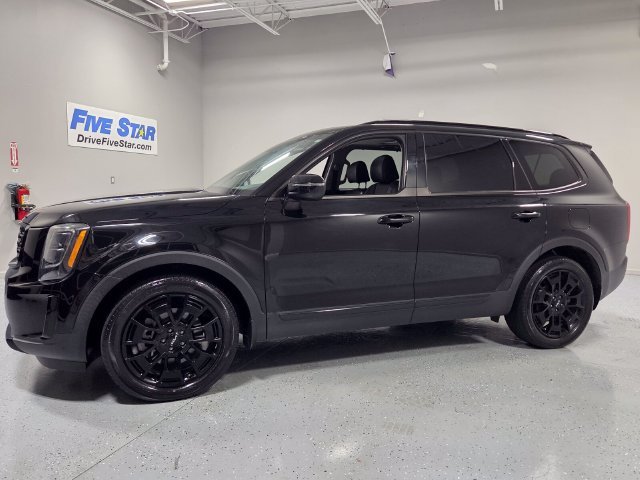 Used 2022 Black Kia EX image 3