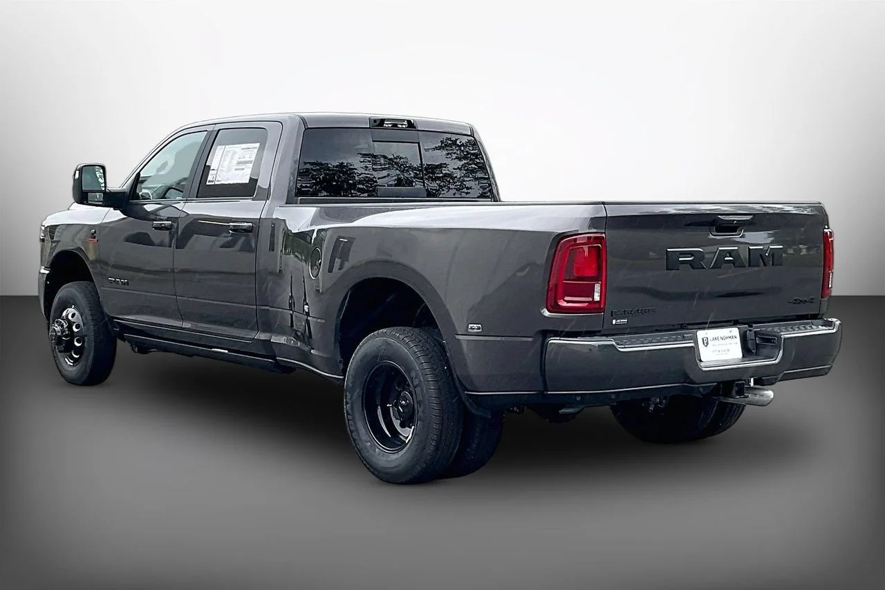 New 2026 Granite Crystal Metallic Clear-Coat Exterior Paint RAM Laramie image 6