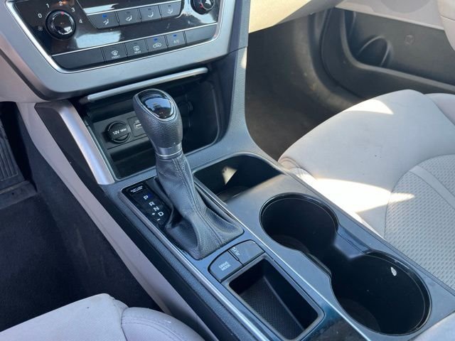 Used 2017 Gray Hyundai Base image 25