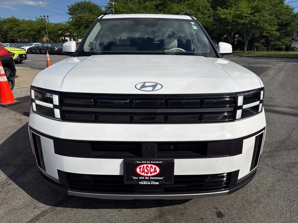 Used 2024 White Hyundai Limited image 2
