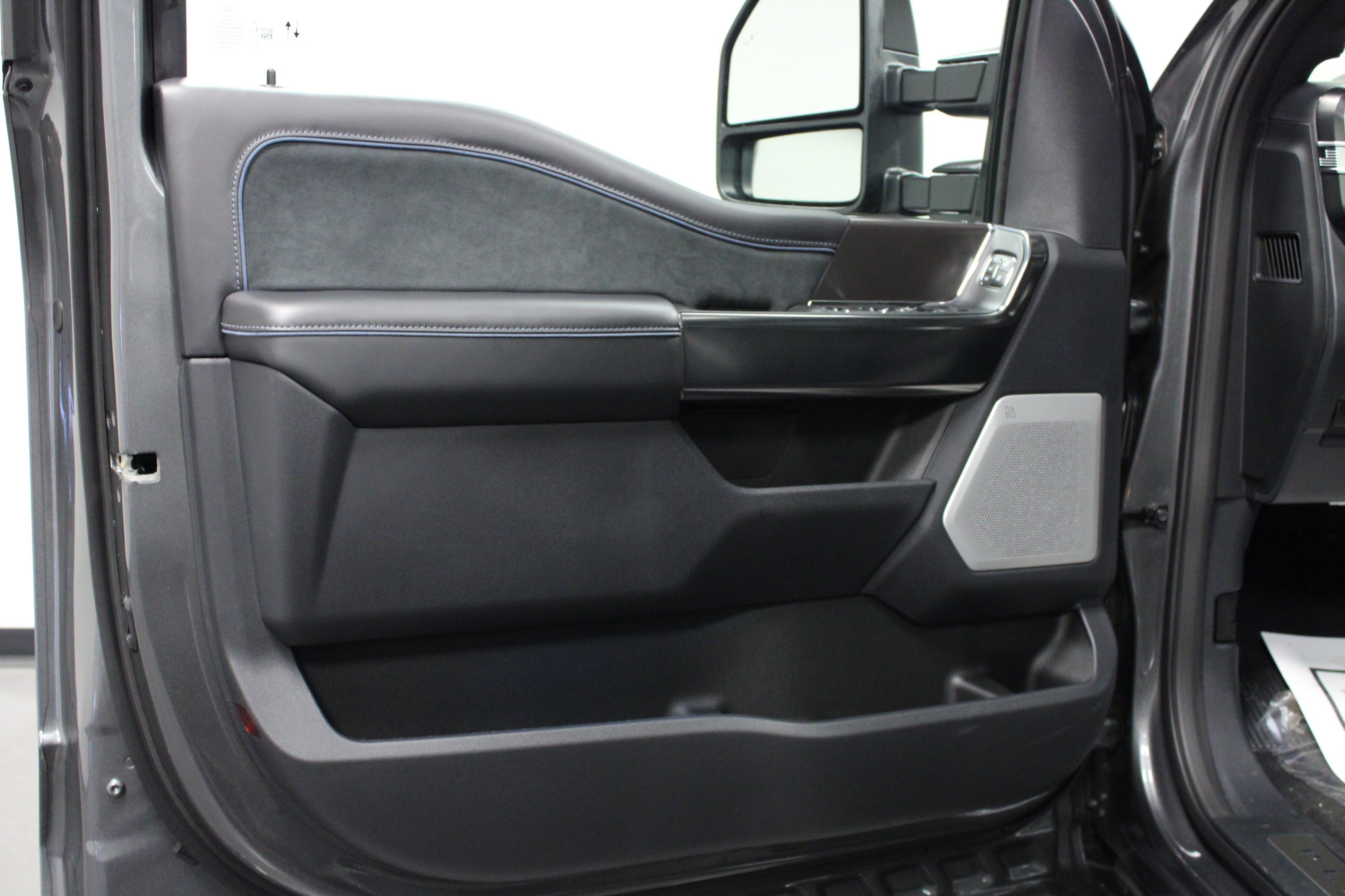 New 2026 Carbonized Gray Metallic Ford Platinum image 11