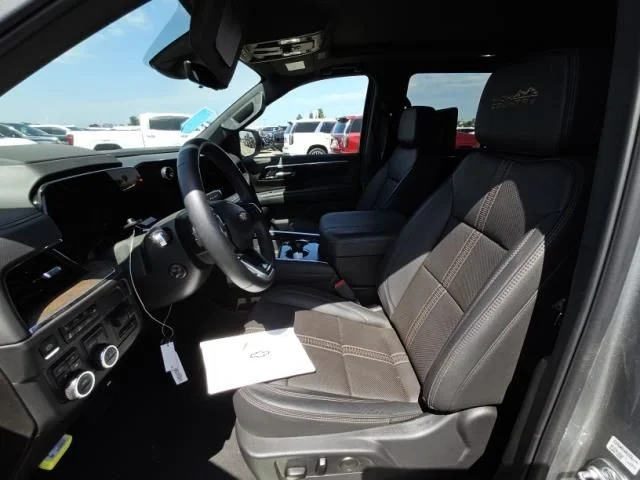 Used 2025 Gray Chevrolet High Country image 5