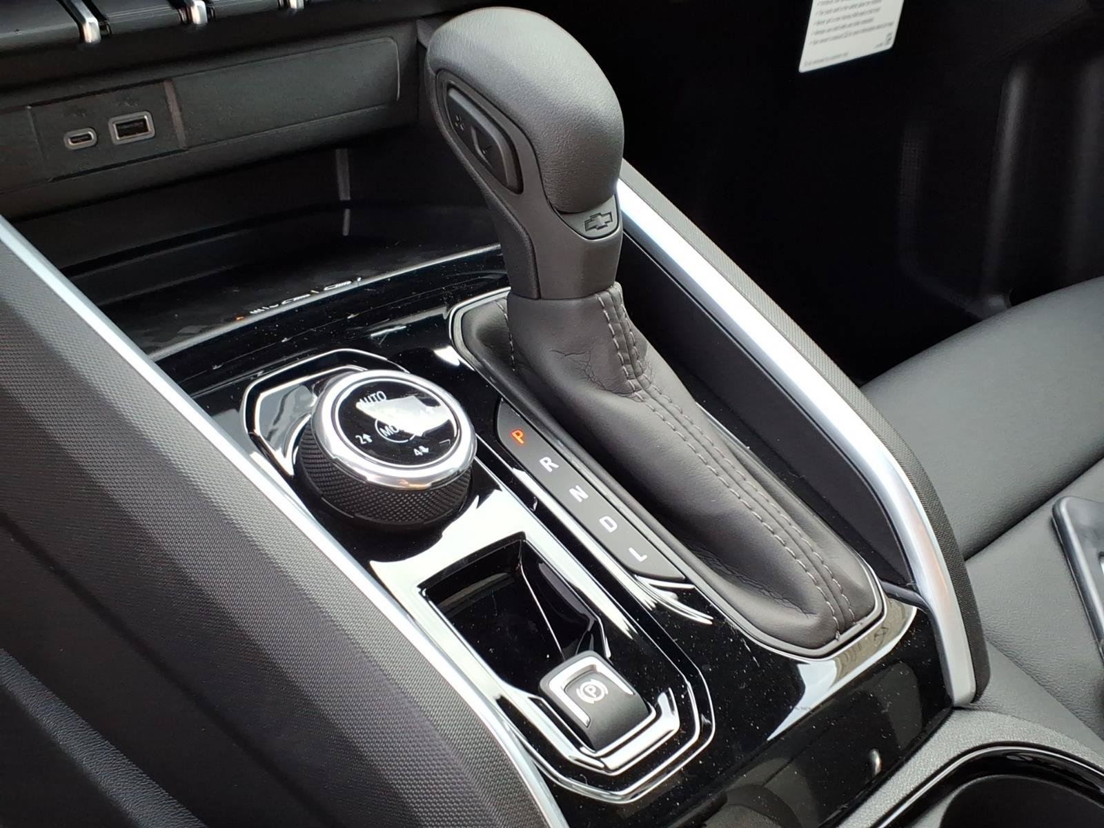 2026 Chevrolet Colorado Trail Boss - Photo 10