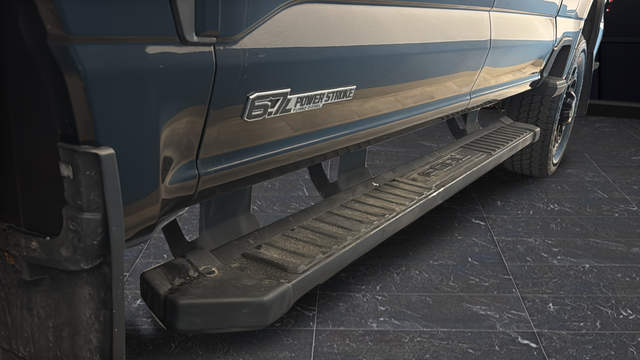 Used 2025 Agate Black Metallic Ford Lariat image 45