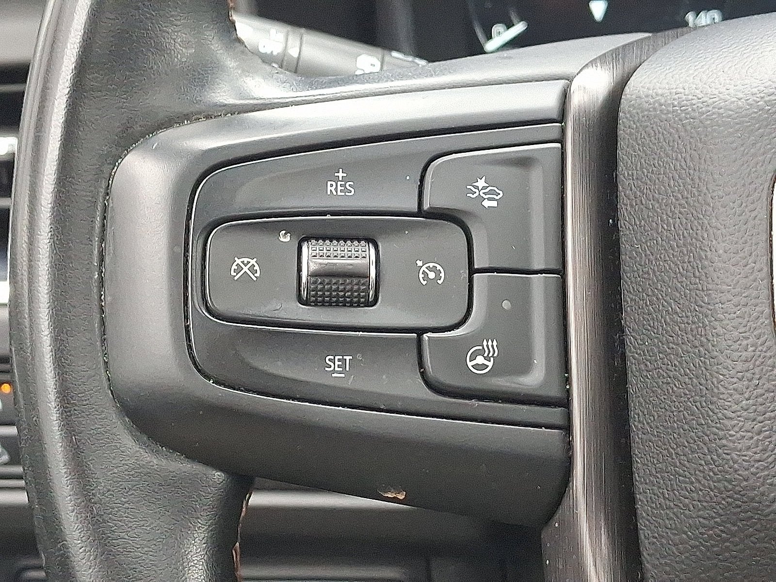 Used 2023 White Frost Tricoat GMC AT4 image 25