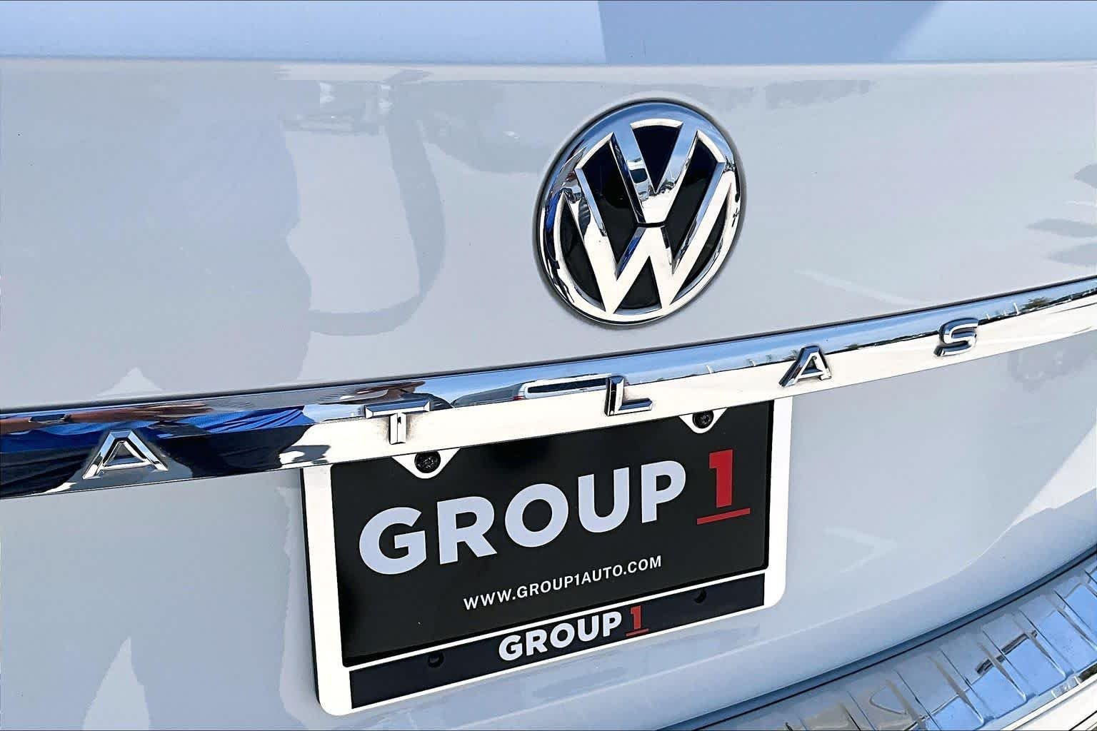 Used 2019 Pure White Volkswagen 3.6L V6 SEL image 29
