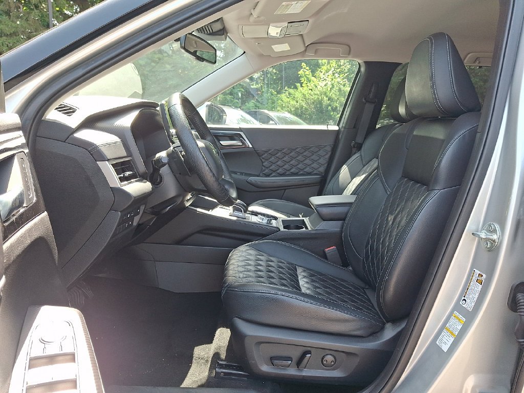 Used 2024 Silver Mitsubishi SEL image 15