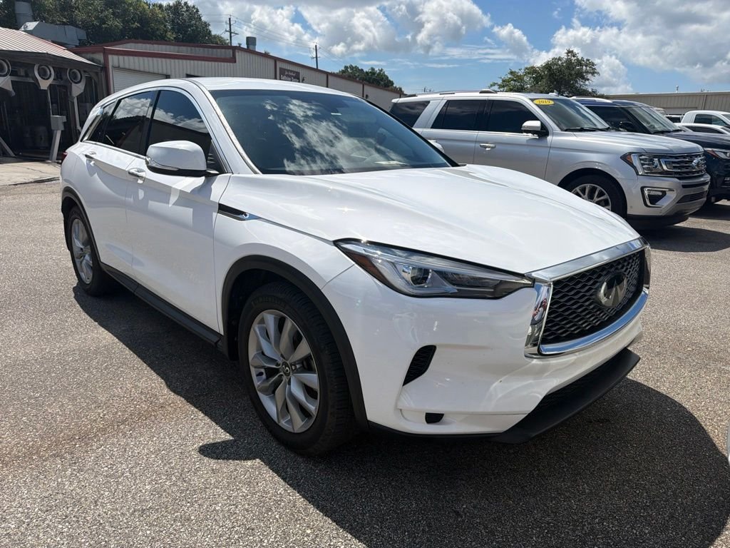 Used 2021 White INFINITI PURE image 6