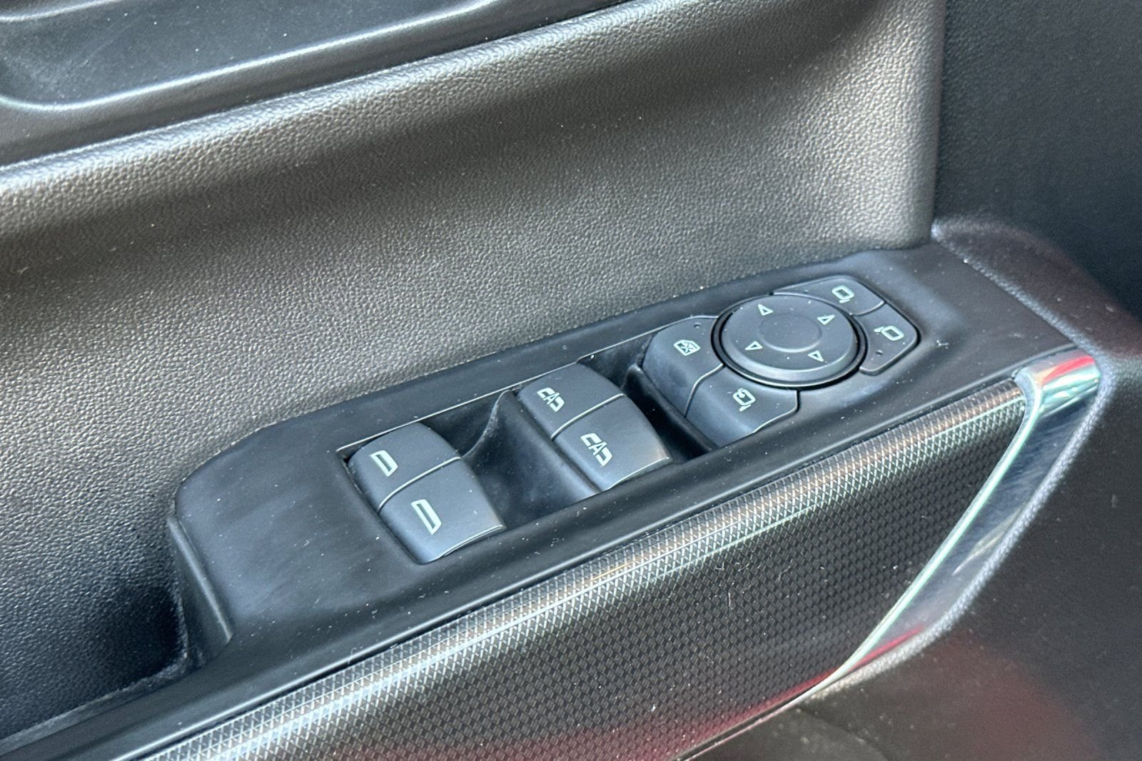 Used 2021 Red GMC AT4 image 11