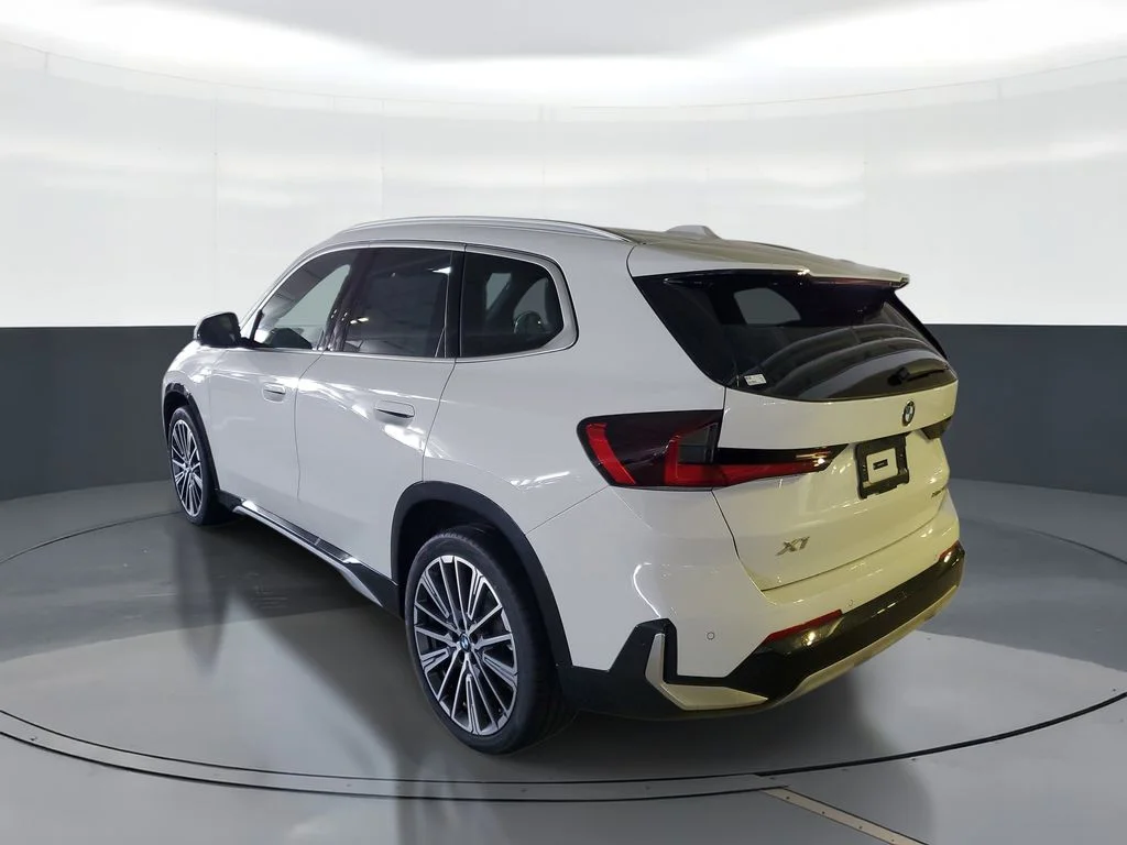 Used 2026 White BMW xDrive28i image 4