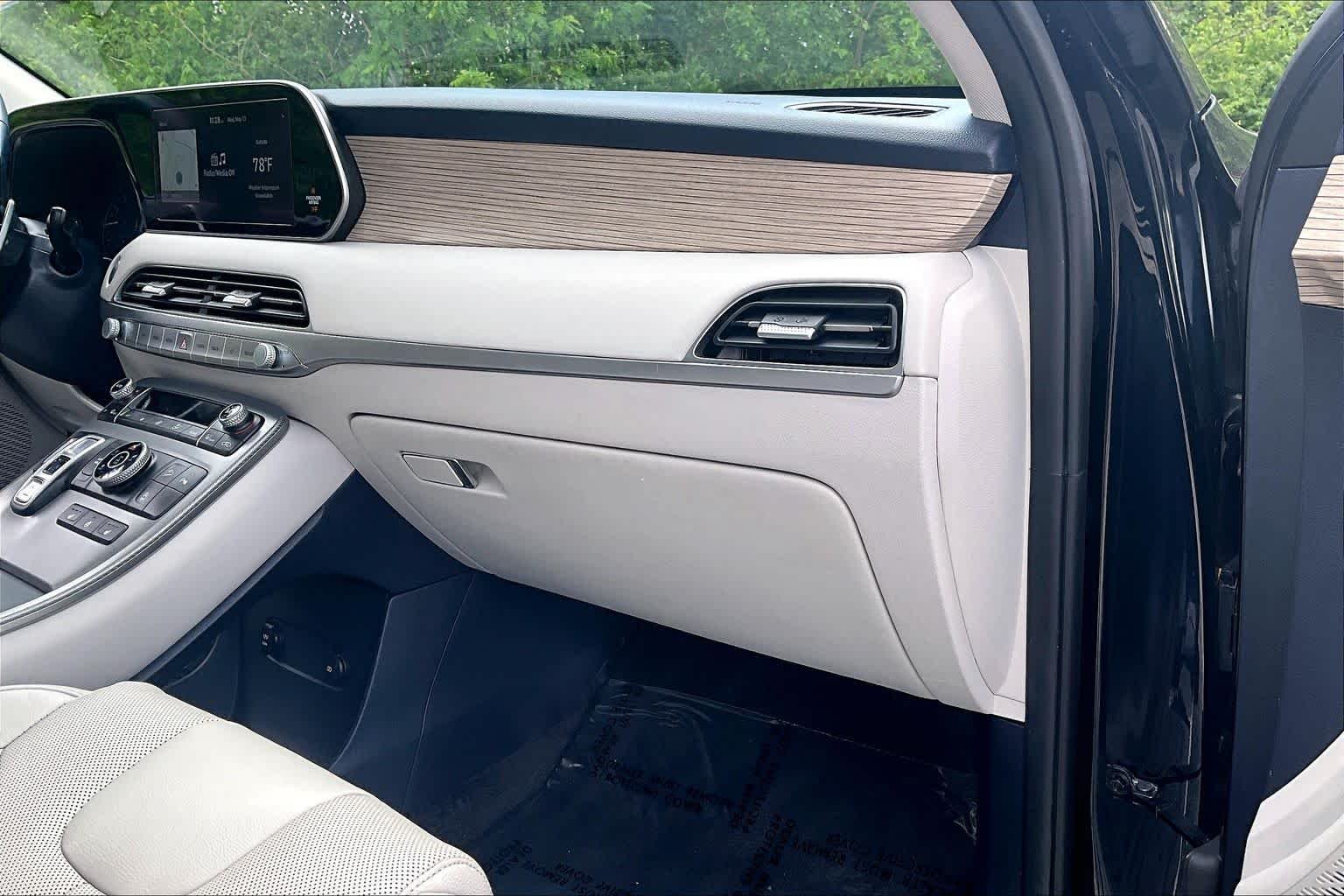 Used 2021 Moonlight Cloud Hyundai SEL image 19