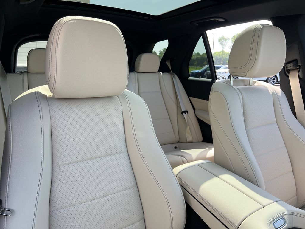 New 2026 MANUFAKTUR Ireland Mid Green Metallic Mercedes-Benz GLE 450 image 66