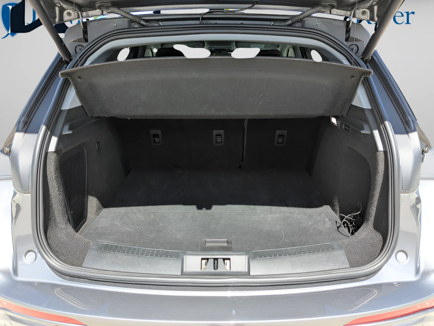 Used 2021 Gray Lincoln Reserve image 11