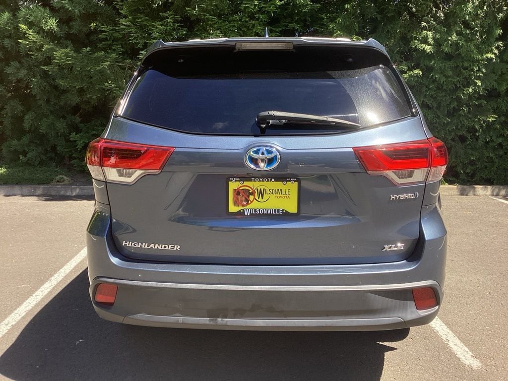 Used 2019 Blue Toyota XLE image 21