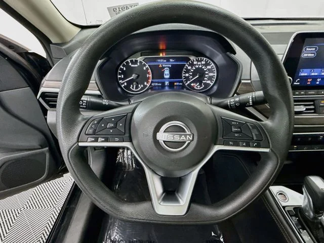 Used 2023 Black Nissan 2.5 SV image 11