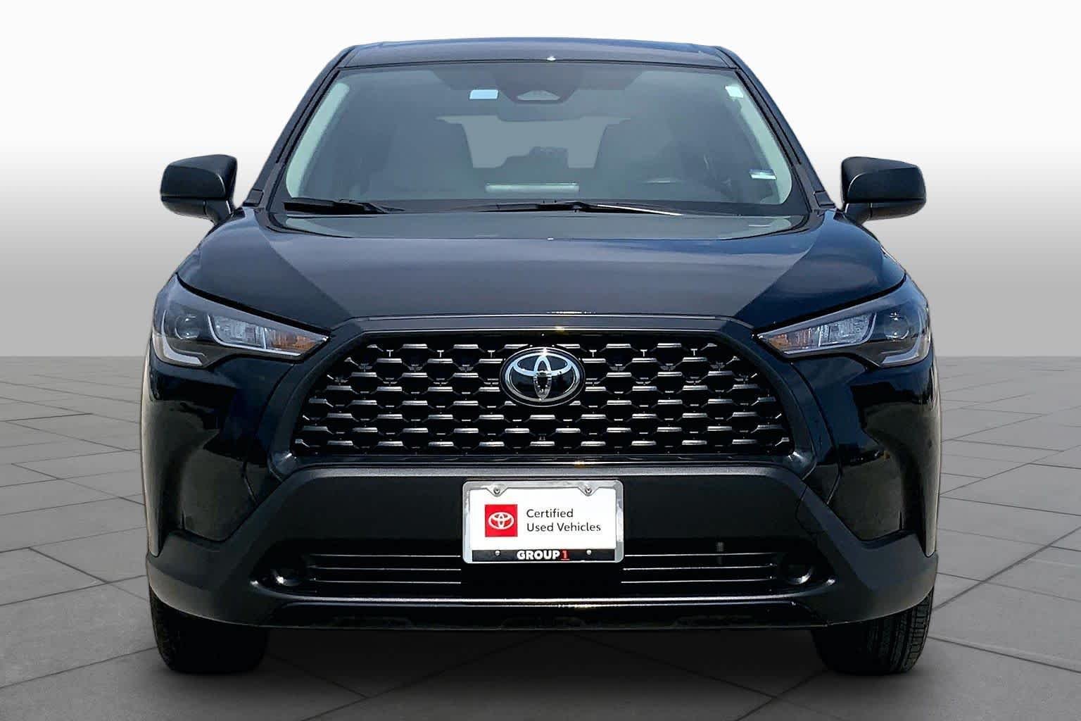 Used 2025 Jet Black Toyota L image 4