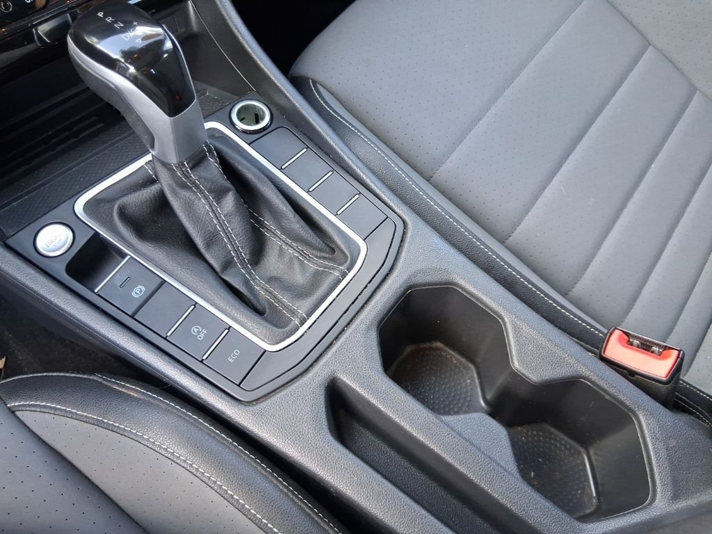 2025 Volkswagen Jetta SE - Photo 26