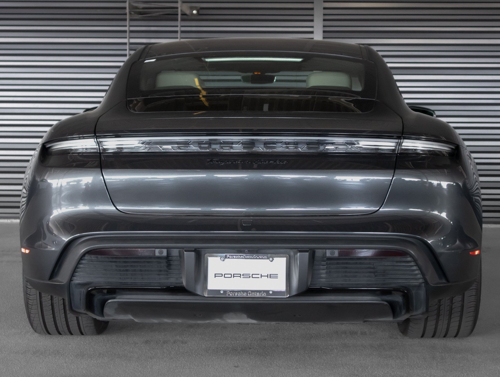 Used 2021 Volcano Grey Metallic Porsche Turbo image 9