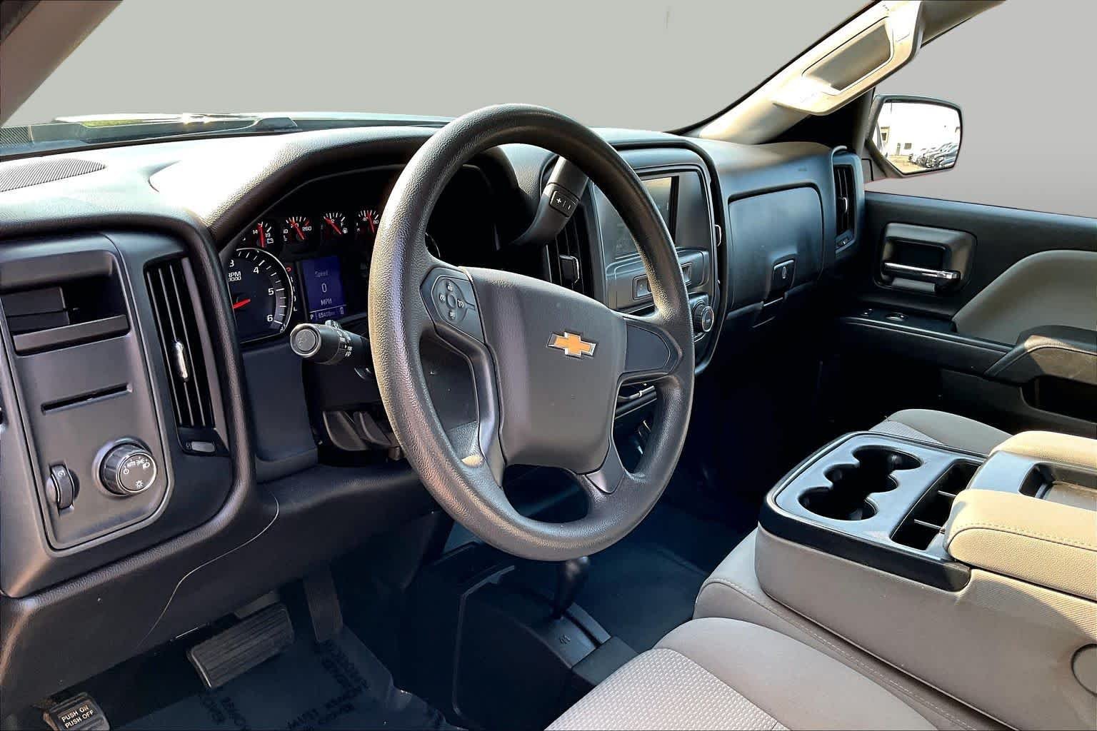 Used 2018 Black Chevrolet Custom image 17