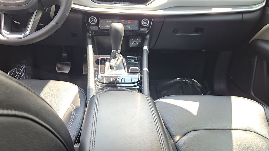 Used 2025 Red Jeep Limited image 11