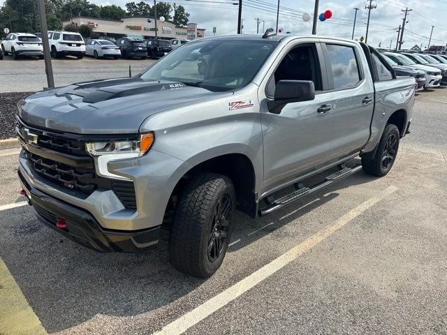 Used 2025 Gray Chevrolet LT Trail Boss image 3