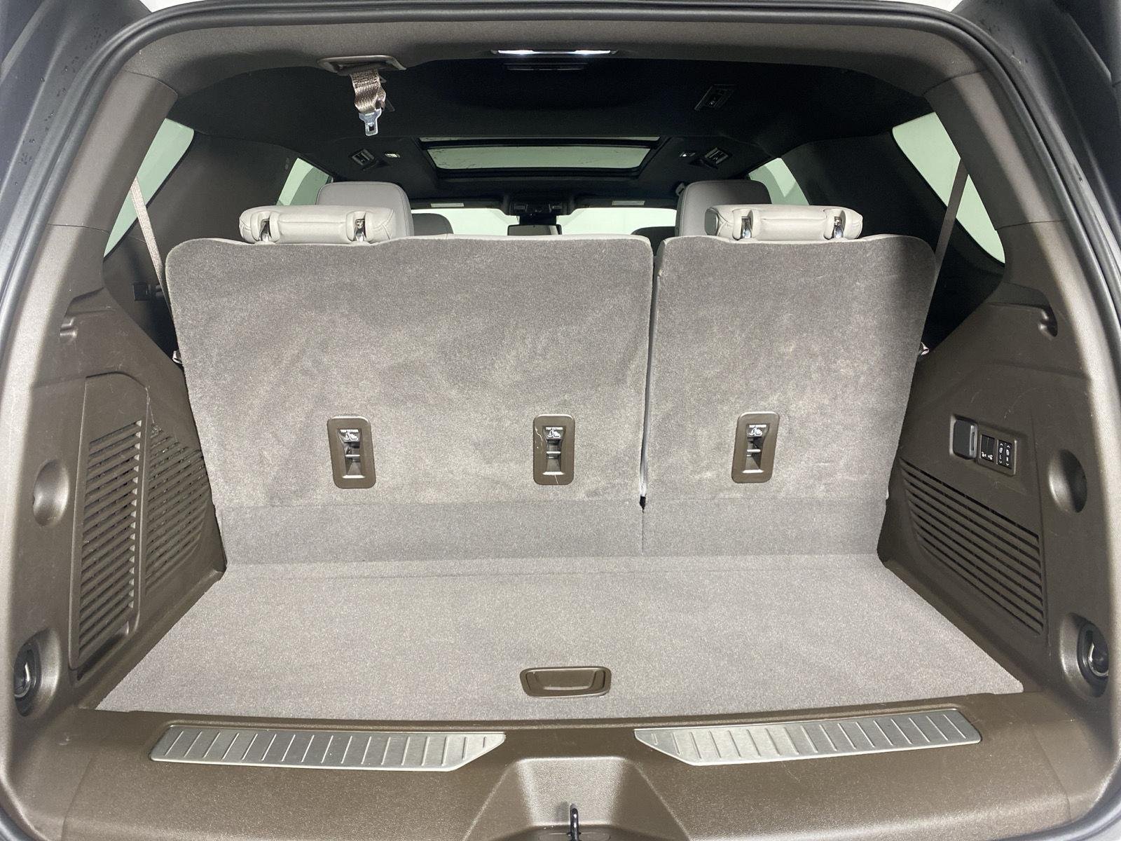 Used 2023 Summit White Chevrolet Z71 image 29