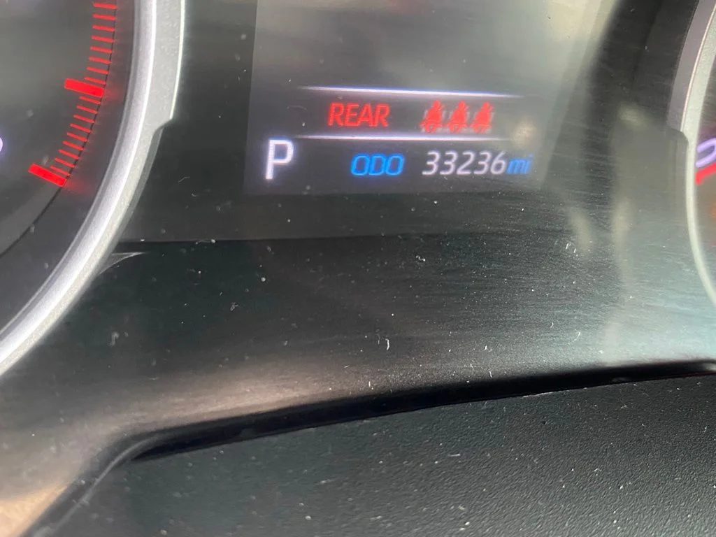 Used 2021 White Toyota XLE image 5