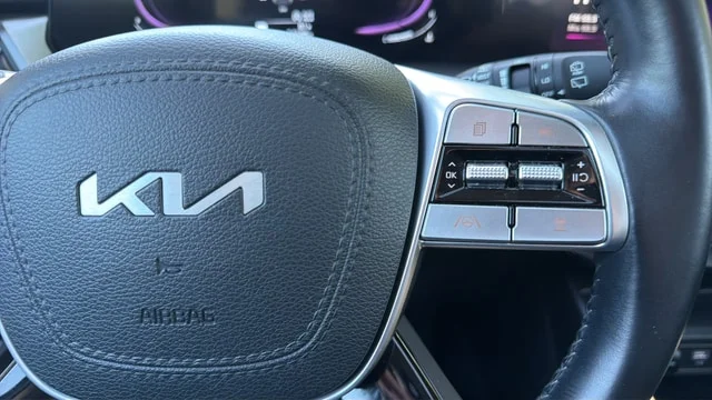 Used 2025 Everlasting Silver Kia S image 29