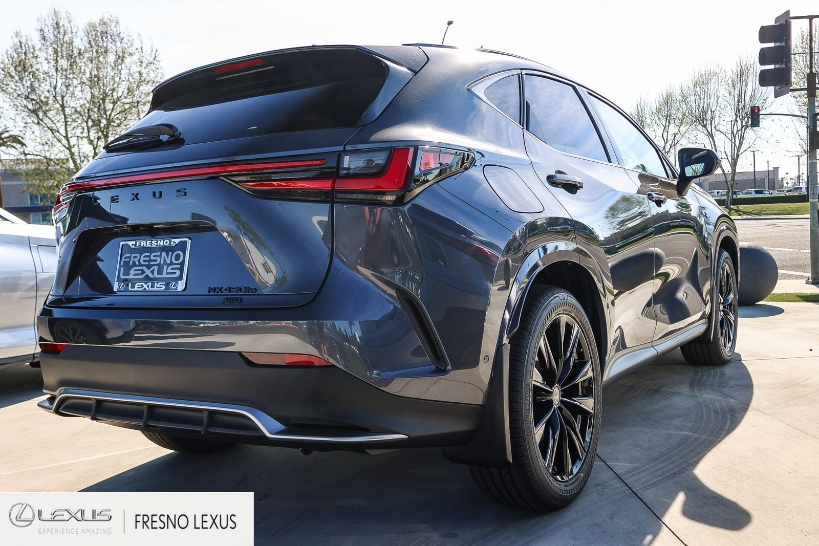 2026 Lexus NX 450h+ F-Sport - Photo 6