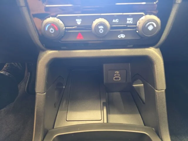 New 2026 Oxford White Ford XLT image 30