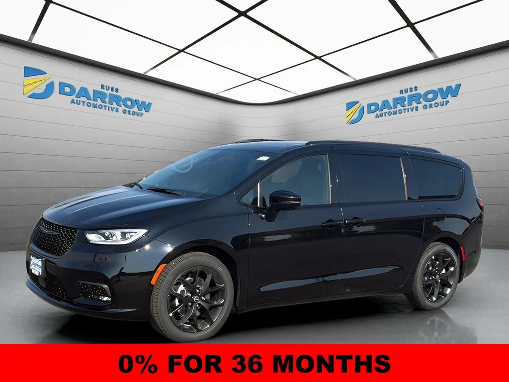 New 2026 Diamond Black Crystal Pearl-Coat Exterior Paint Chrysler Limited image 1