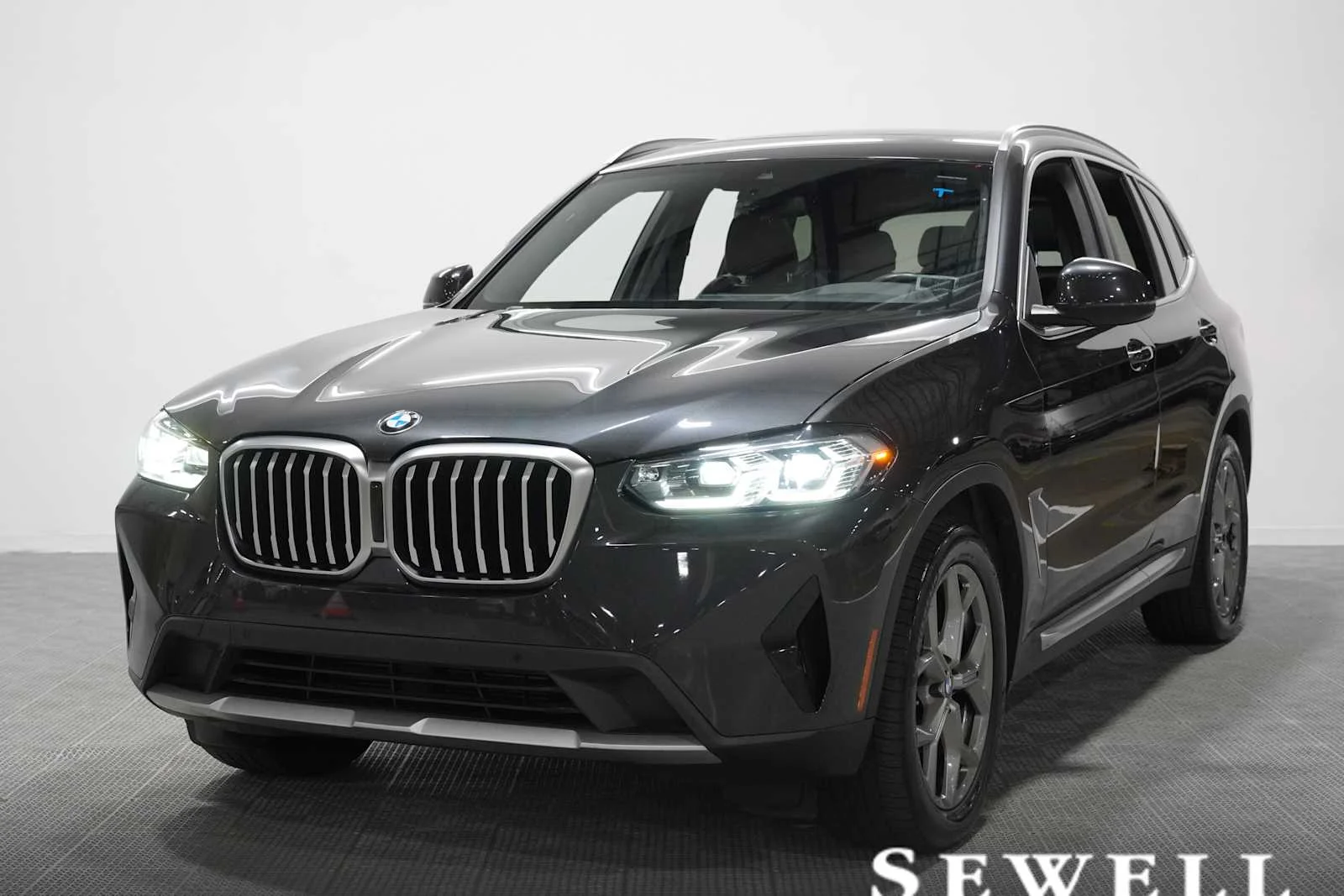 2022 BMW X3 sDrive30i's photo