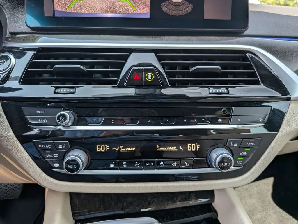 Used 2022 Blue BMW 530i xDrive image 17