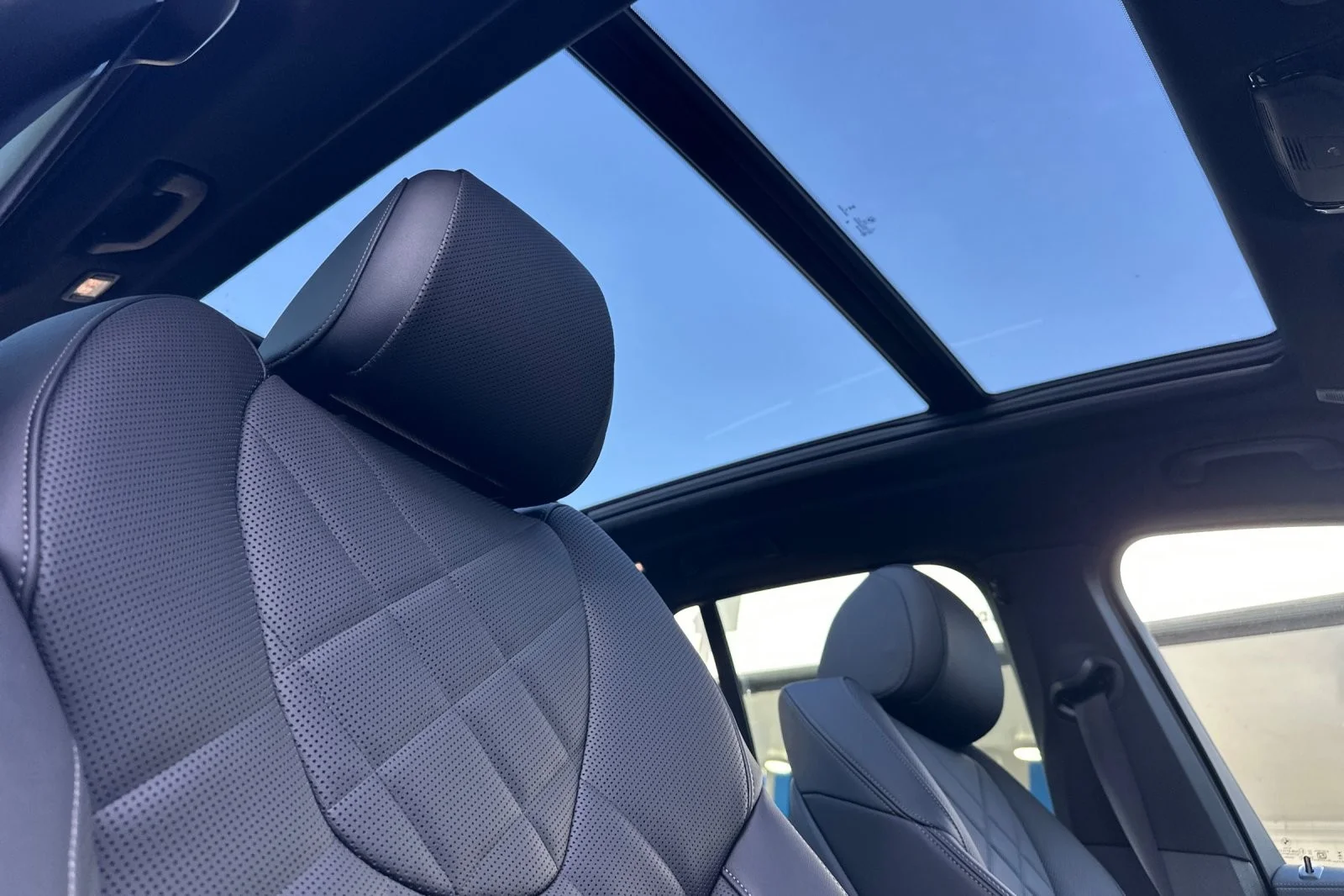 New 2026 Black Sapphire Metallic BMW sDrive40i image 16