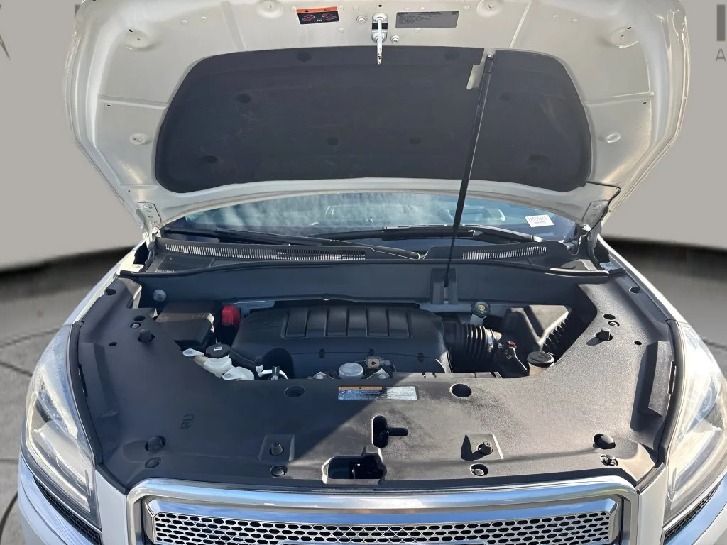 Used 2015 White GMC Denali image 32