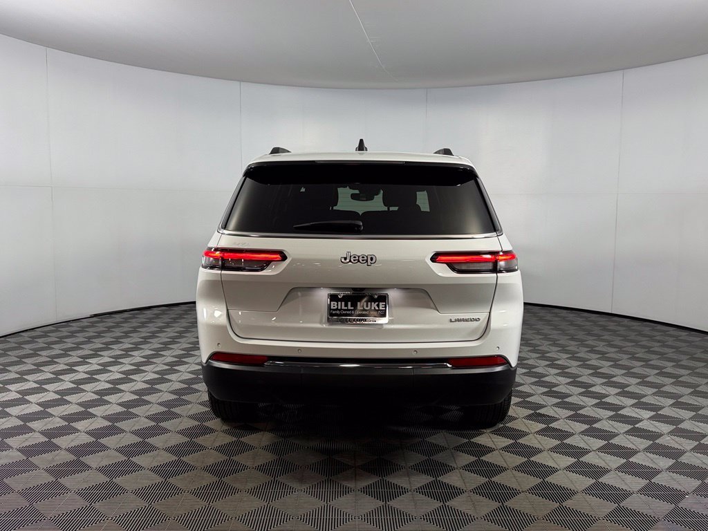 Used 2024 White Jeep Laredo image 7