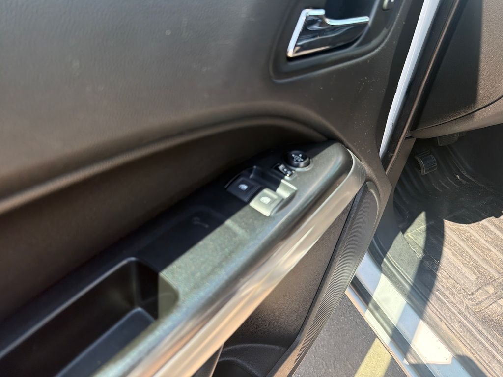 Used 2021 White Chevrolet LT image 12