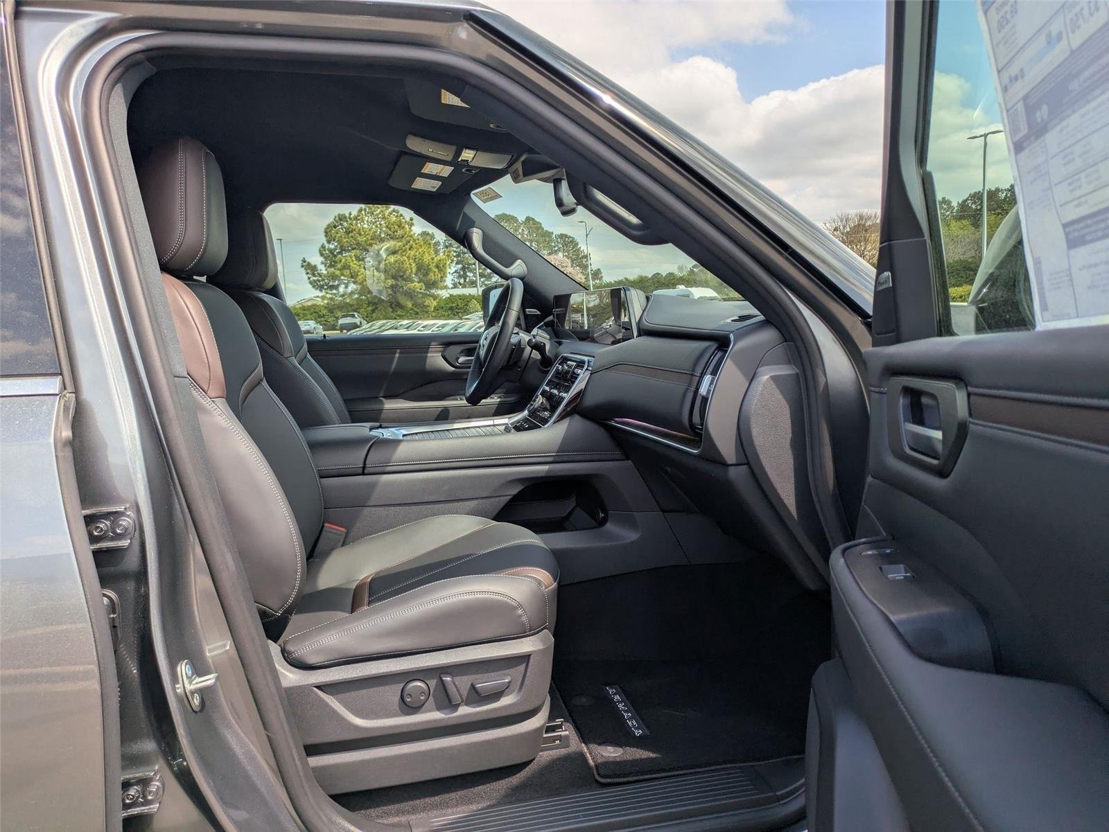 2025 Nissan Armada SL - Photo 36