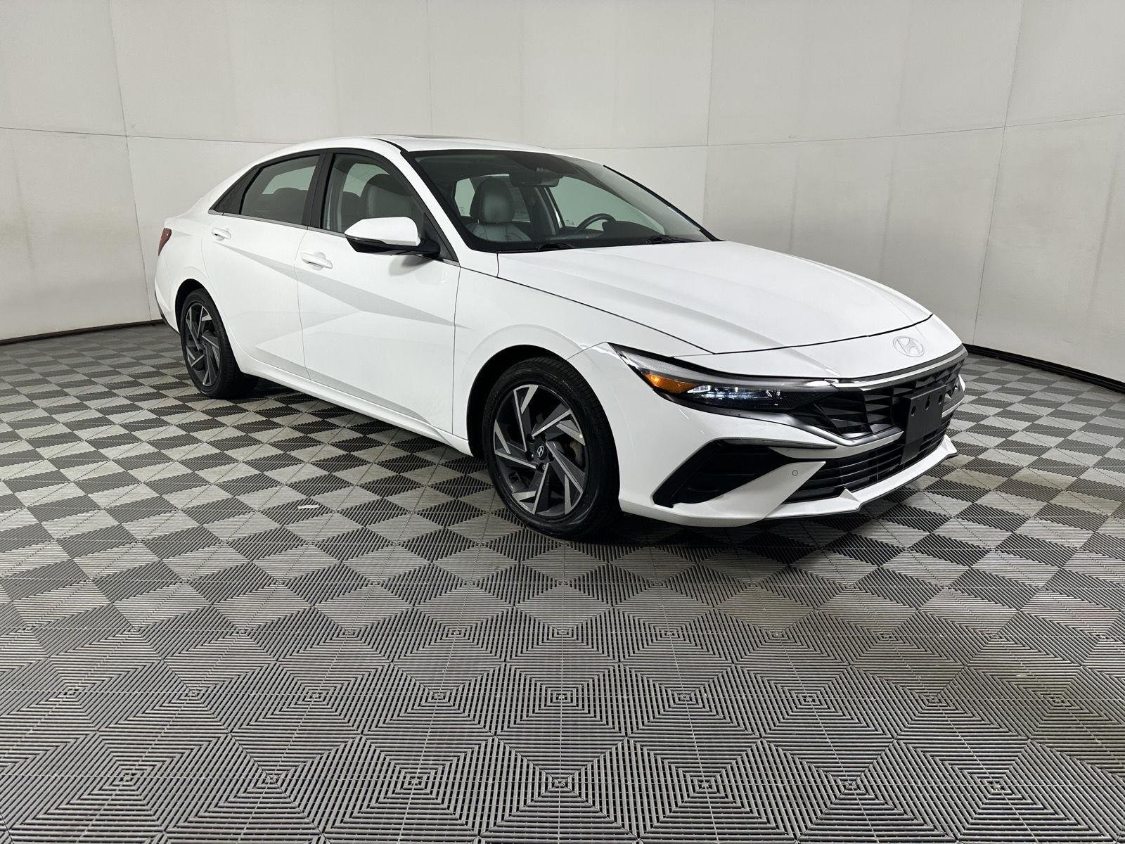 Used 2024 Serenity White Hyundai Limited image 21