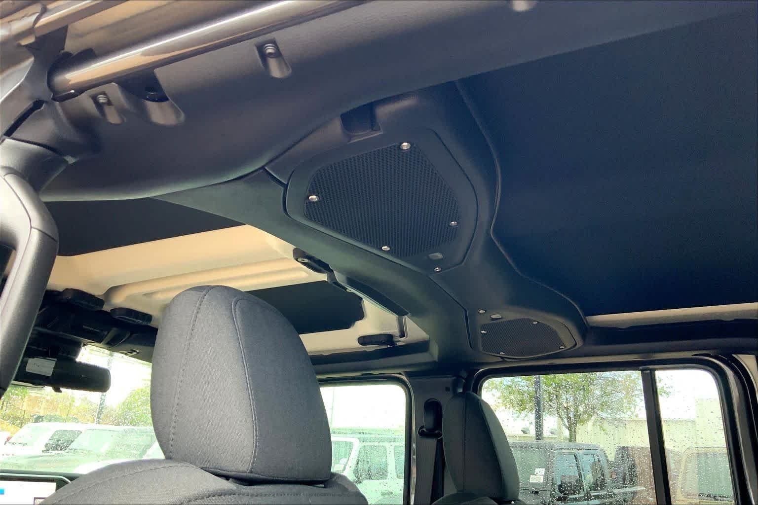 New 2026 Granite Crystal Metallic Clearcoat Jeep Sport S image 20