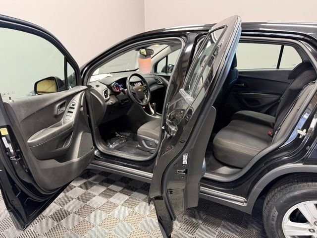 Used 2019 Black Metallic Chevrolet LS image 13