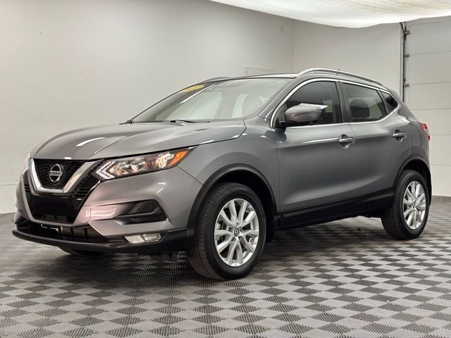 Used 2022 Gun Metallic Nissan SV image 2