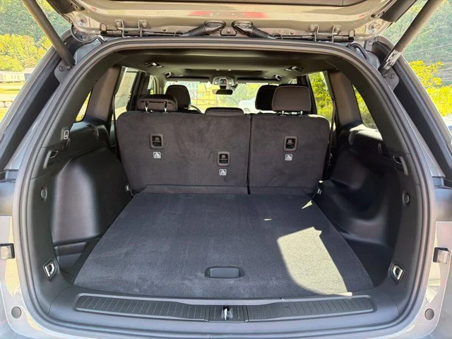 New 2027 Sting-Gray Clear-Coat Paint Jeep Laredo X image 21