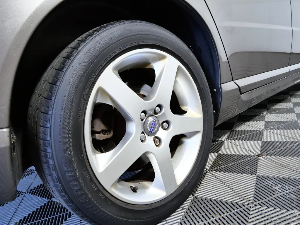 Used 2007  Volvo 3.2 image 9