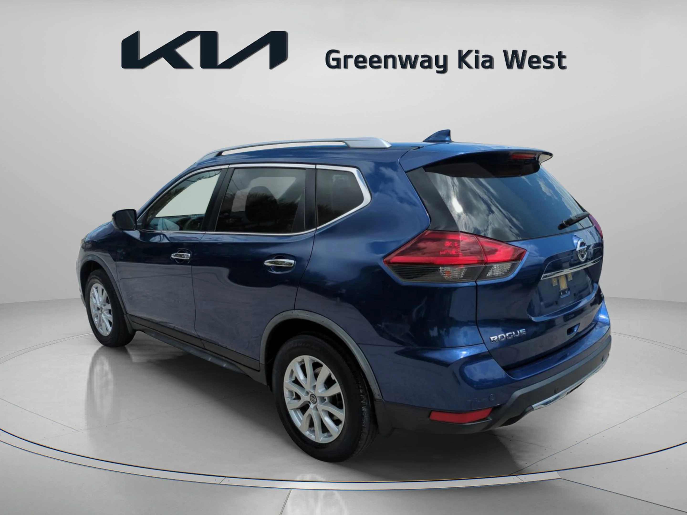 Used 2020 Caspian Blue Metallic Nissan SV image 6