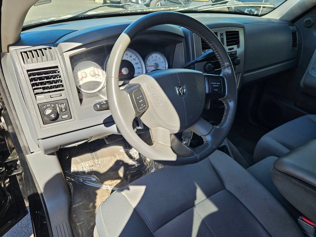 Used 2006 Black Dodge SLT image 13