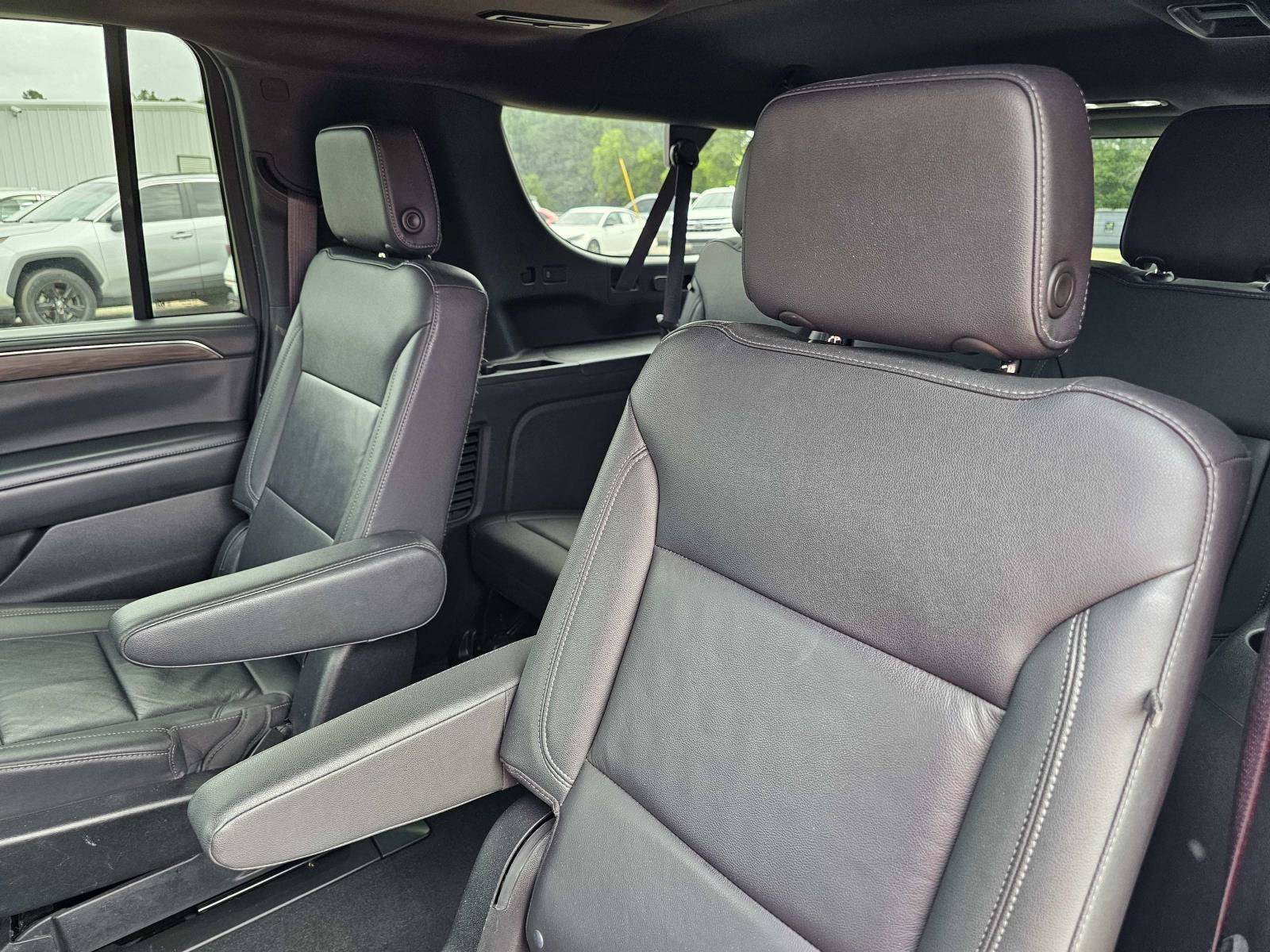 Used 2022 Black Chevrolet Z71 image 33